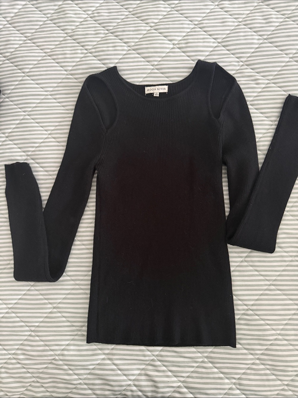 Moon River Black Ribbed Long Sleeve Scoop Neck Top - Slim Fit